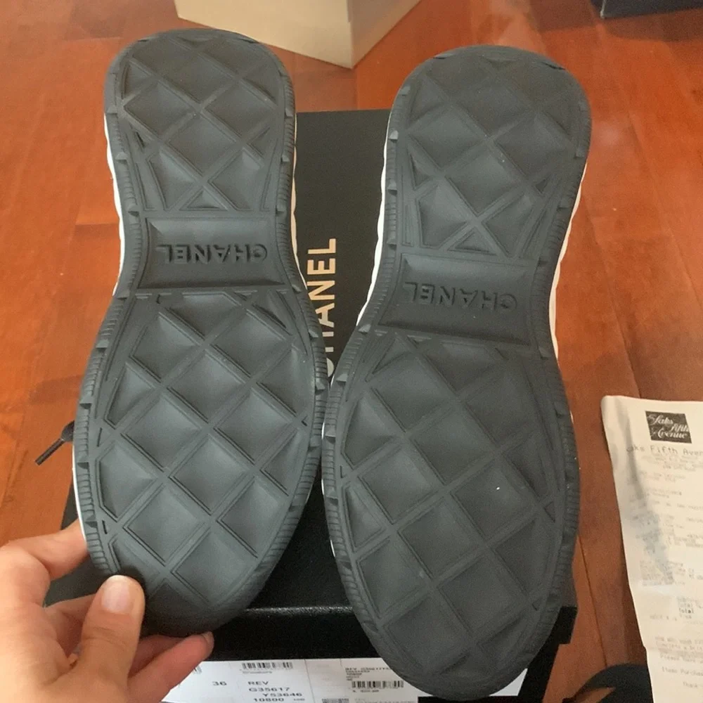 Never worn white 100 percent authentic Chanel sneakers - Picture 3 of 10